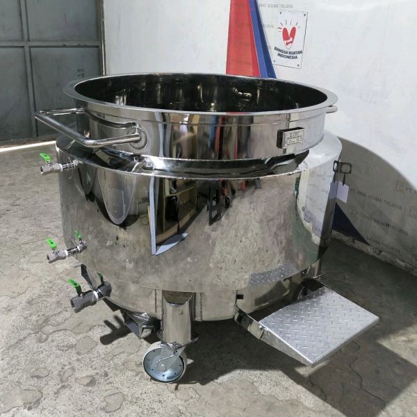 1200L Double Jacket Tank With Cover & Foldable Step